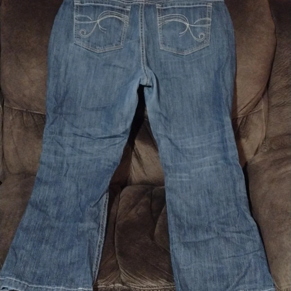 Cabela's Jeans - Picture 4 of 4